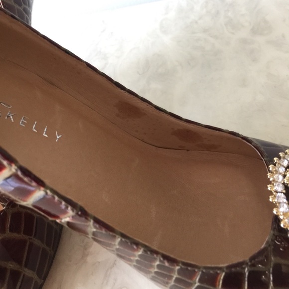 Crystal Brooch Front Crocodile Leather Heels - Picture 6 of 6